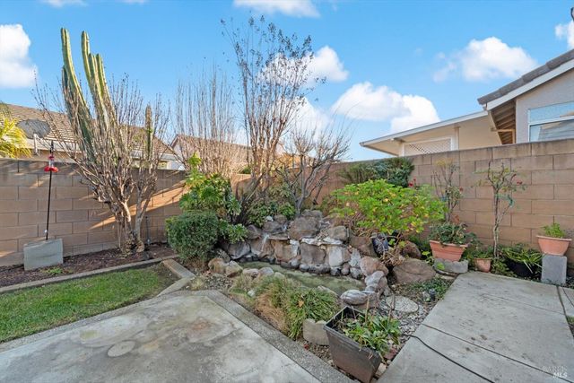149 Currant Ln, Vacaville, CA 95687