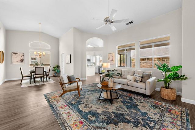 149 Currant Ln, Vacaville, CA 95687