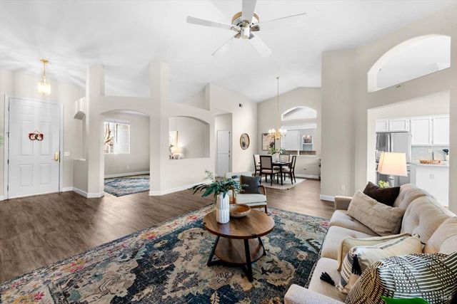 149 Currant Ln, Vacaville, CA 95687