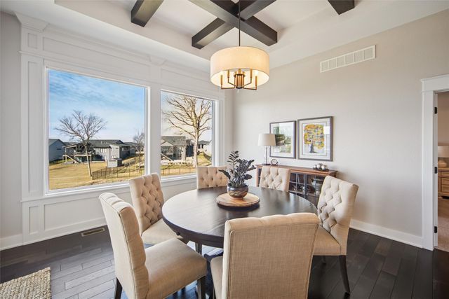 5008 149th Court, Urbandale, IA 50323