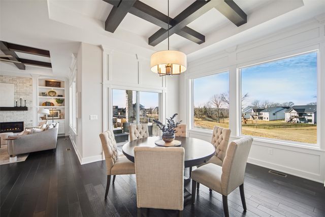 5008 149th Court, Urbandale, IA 50323