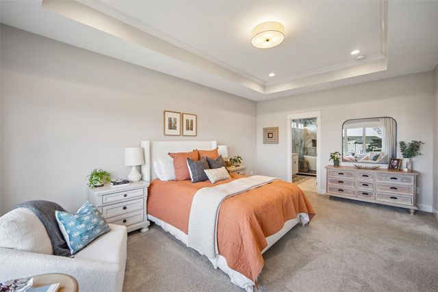 5008 149th Court, Urbandale, IA 50323