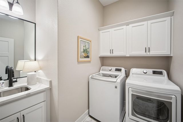 5008 149th Court, Urbandale, IA 50323