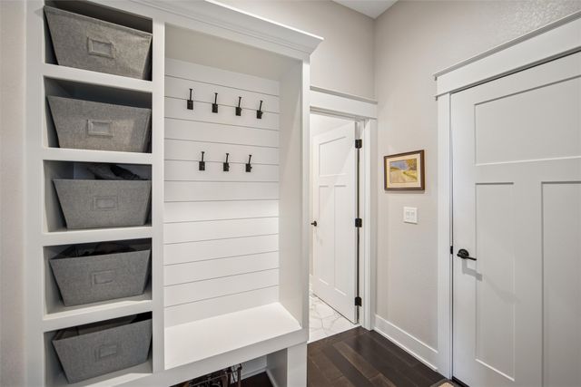 5008 149th Court, Urbandale, IA 50323