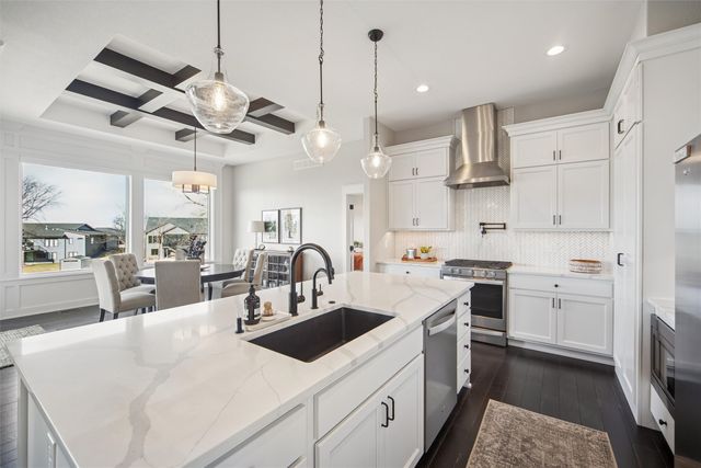 5008 149th Court, Urbandale, IA 50323