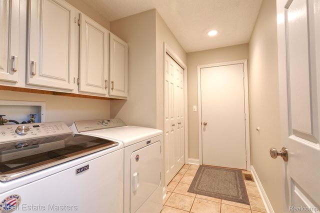 3880 BUTTERNUT Court 2, Port Huron, MI 48060
