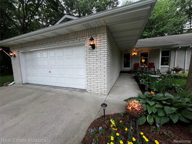 3880 BUTTERNUT Court 2, Port Huron, MI 48060
