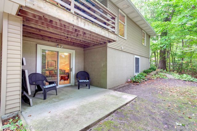 3880 BUTTERNUT Court 2, Port Huron, MI 48060