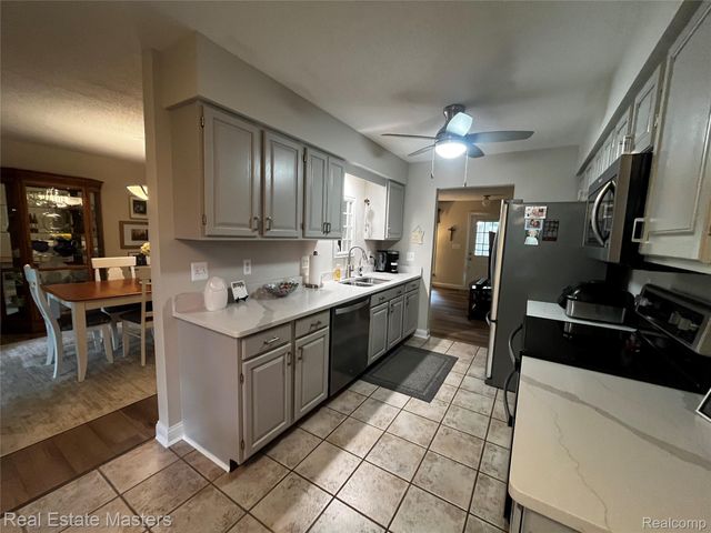 3880 BUTTERNUT Court 2, Port Huron, MI 48060