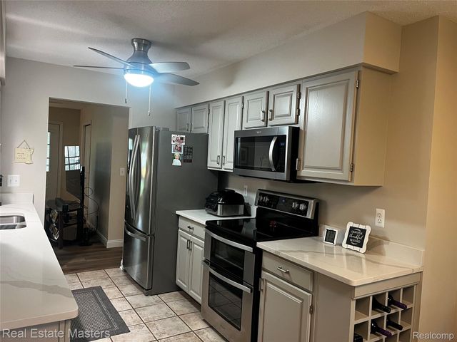3880 BUTTERNUT Court 2, Port Huron, MI 48060