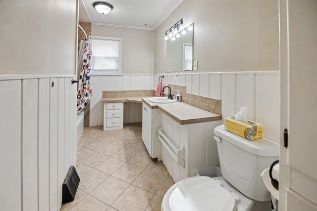 712 S Terrace Dr, Wichita, KS 67218