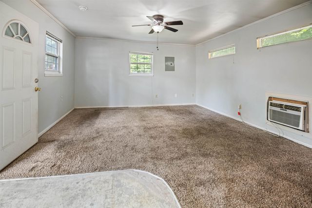712 S Terrace Dr, Wichita, KS 67218
