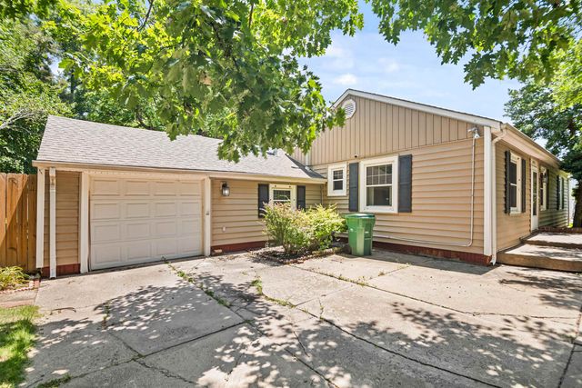 712 S Terrace Dr, Wichita, KS 67218