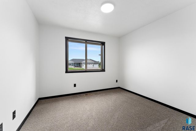 708 Highland St Street, Harrisburg, SD 57032