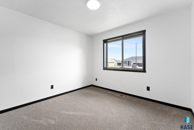 708 Highland St Street, Harrisburg, SD 57032