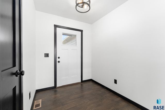 708 Highland St Street, Harrisburg, SD 57032