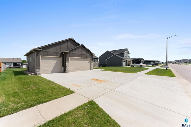 708 Highland St Street, Harrisburg, SD 57032