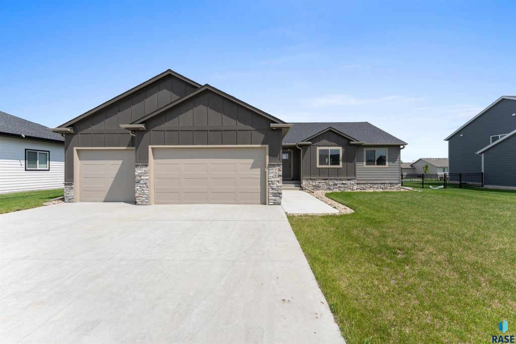 708 Highland St Street, Harrisburg, SD 57032