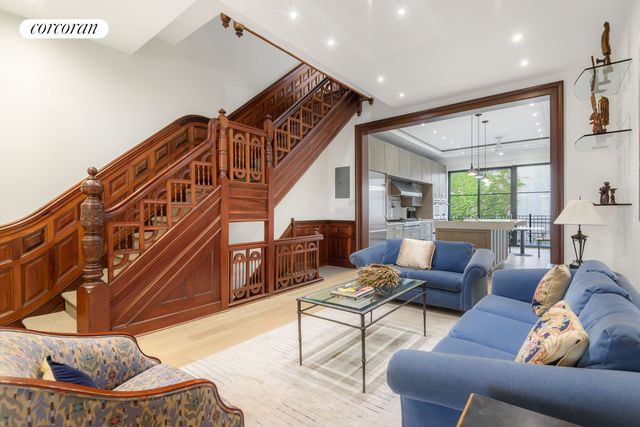 425 CONVENT Avenue, New York City, NY 10031