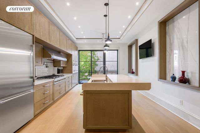 425 CONVENT Avenue, New York City, NY 10031