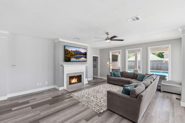 803 Hidden Creek Lane, Friendswood, TX 77546