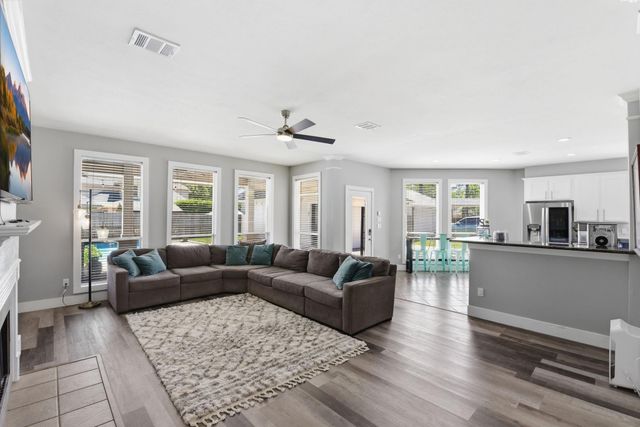 803 Hidden Creek Lane, Friendswood, TX 77546