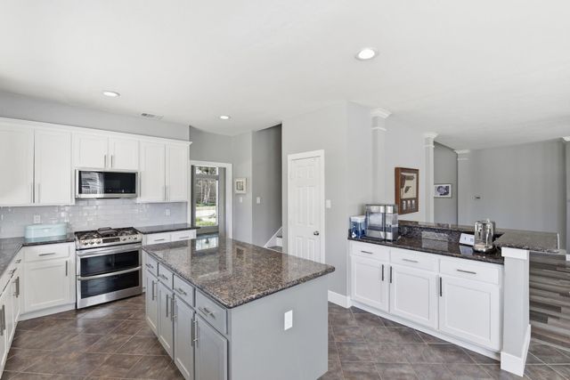 803 Hidden Creek Lane, Friendswood, TX 77546