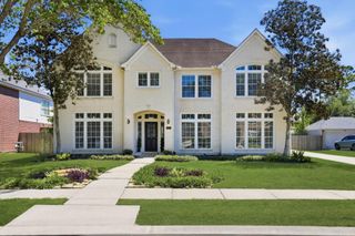 803 Hidden Creek Lane, Friendswood, TX 77546