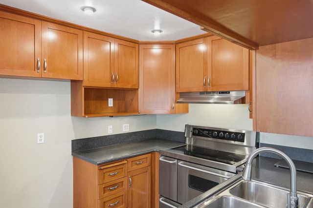 4435 Nobel Dr 2, San Diego, CA 92122
