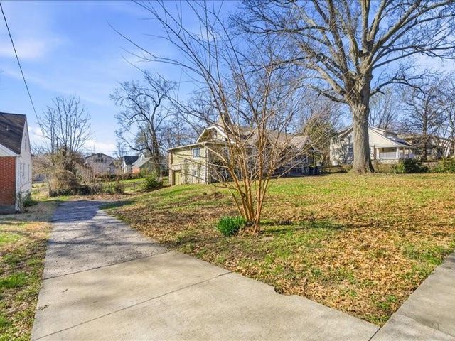 1141 E 75th Terrace, Kansas City, MO 64131