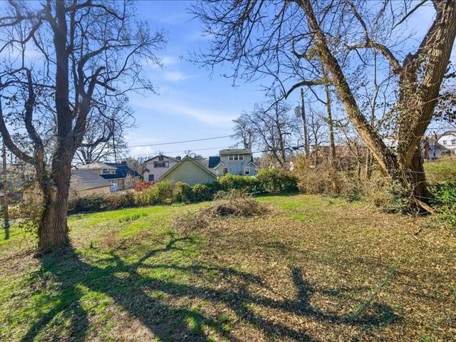 1141 E 75th Terrace, Kansas City, MO 64131