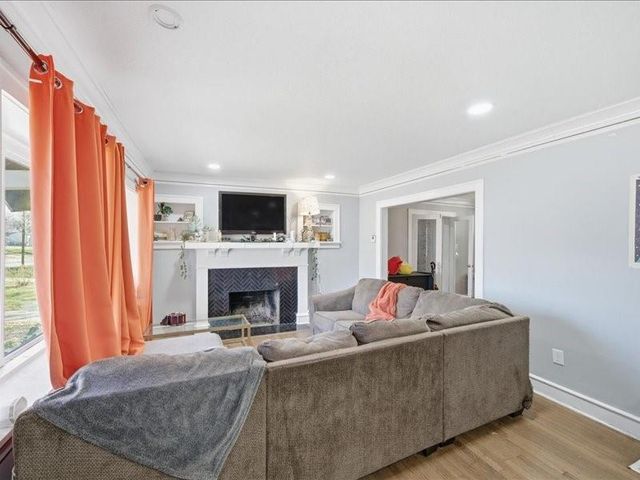 1141 E 75th Terrace, Kansas City, MO 64131