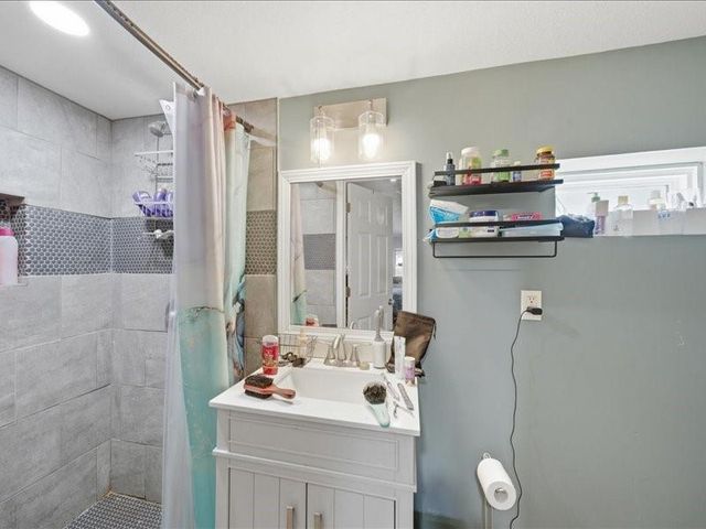 1141 E 75th Terrace, Kansas City, MO 64131