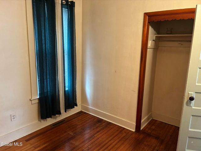 987 Main Avenue, Schenectady, NY 12303