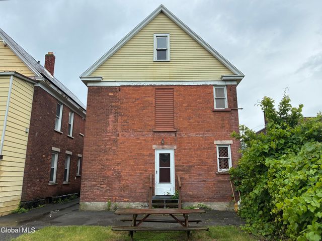 987 Main Avenue, Schenectady, NY 12303