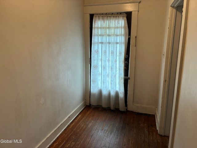 987 Main Avenue, Schenectady, NY 12303