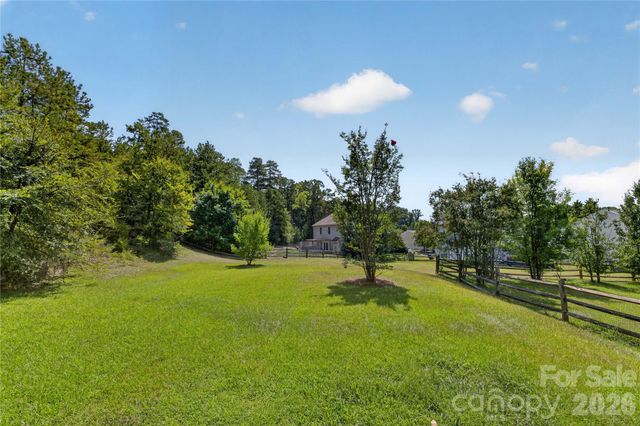 634 Longacre Drive, Charlotte, NC 28214