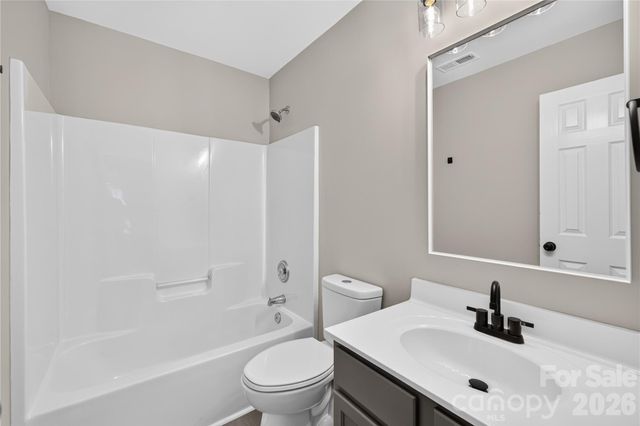 634 Longacre Drive, Charlotte, NC 28214