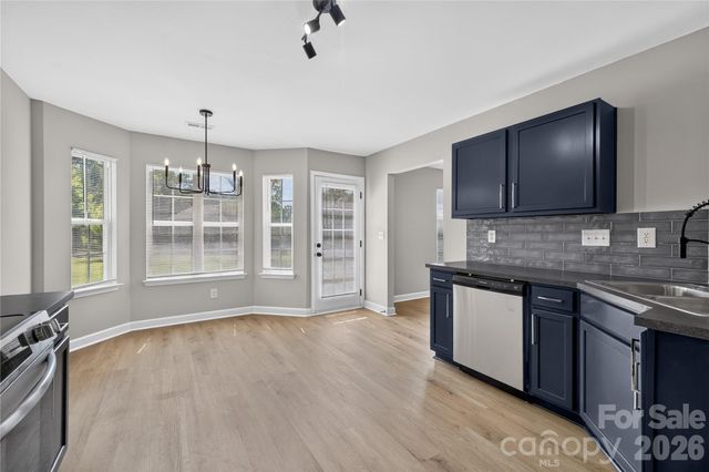 634 Longacre Drive, Charlotte, NC 28214