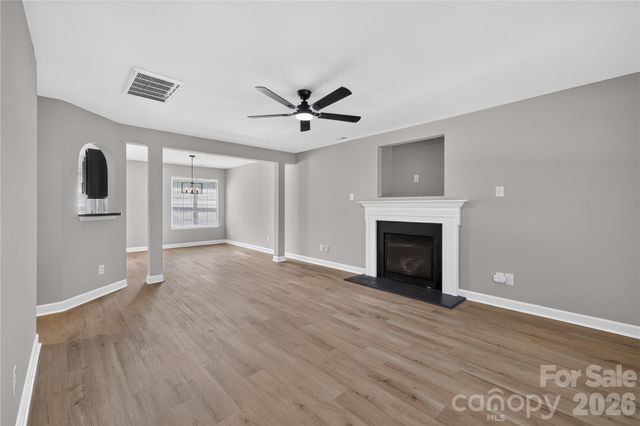 634 Longacre Drive, Charlotte, NC 28214