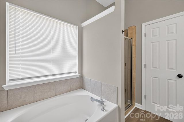 634 Longacre Drive, Charlotte, NC 28214