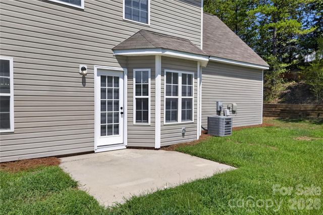 634 Longacre Drive, Charlotte, NC 28214