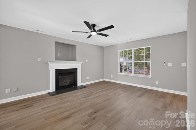 634 Longacre Drive, Charlotte, NC 28214