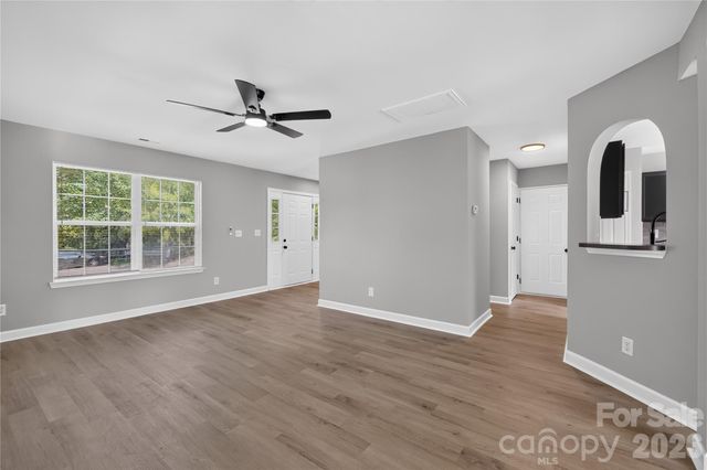 634 Longacre Drive, Charlotte, NC 28214