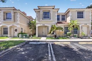 946 Summit Lake Drive, West Palm Beach, FL 33406