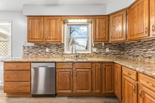 4153 E Ovid Avenue, Des Moines, IA 50317