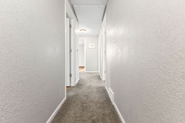 4153 E Ovid Avenue, Des Moines, IA 50317