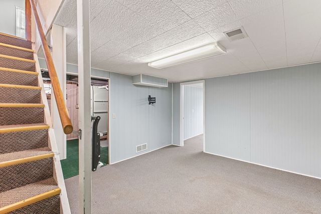 4153 E Ovid Avenue, Des Moines, IA 50317