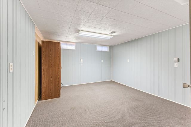 4153 E Ovid Avenue, Des Moines, IA 50317