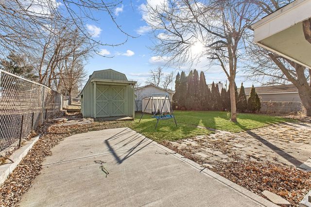 4153 E Ovid Avenue, Des Moines, IA 50317